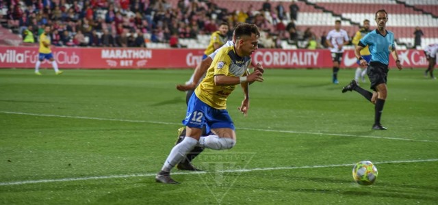 Sergio Nieto: "No se puede dar el salto a 2ªB con la intención de jugar todo" 1 EJRZi3YXsAAo3jY