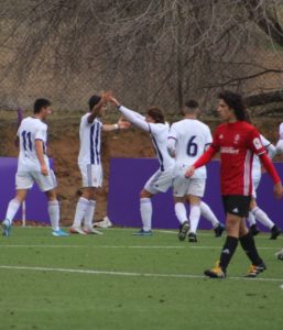 Slavy le regala una feliz Navidad al Divi 2 Slavy 1