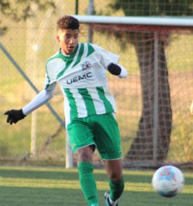 La Sur hace sus deberes en la segunda parte y el Victoria cae ante el líder 2 VICTORIA DENTRO