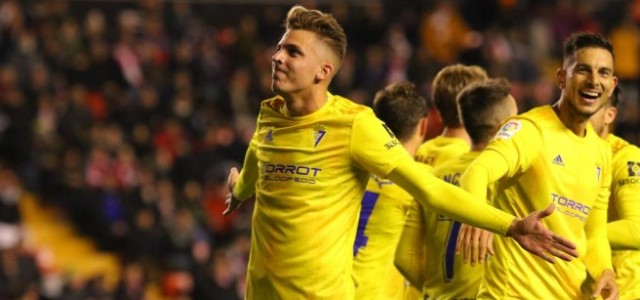 Iván Alejo entrega material sanitario por valor de 10.000 euros al Hospital Clínico