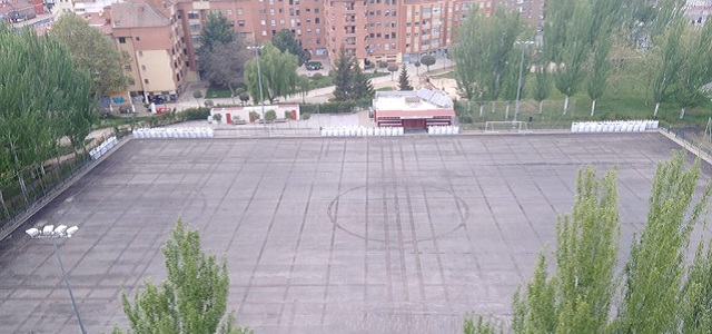 El nuevo césped del Felicísimo, en marcha