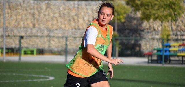 Claudia Rodríguez: «España es uno de los mejores países a nivel de formación en el fútbol femenino»