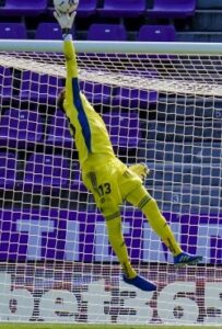 El Real Valladolid gana en madurez, pese al relevo generacional 2 Roberto 1