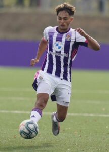 El Divi se estrena con tres puntos 2 Adrián Álvarez