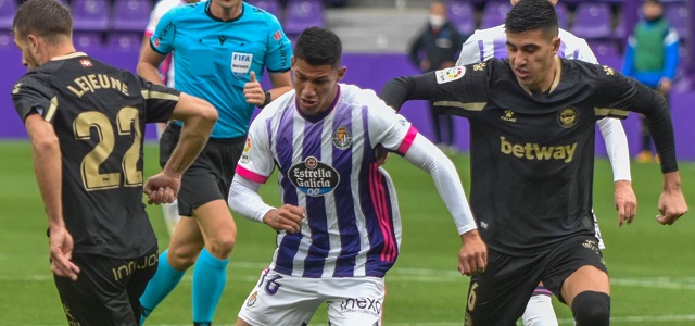 Miguel Ángel Gómez cuelga a Marcos André el cartel de intransferible 1 Foto: Sergio Borja