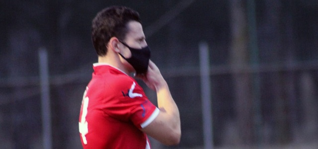 Unai Carrera: “Solo jugaré con mascarilla; si no es así, dejaré el fútbol hasta que la situación mejore”