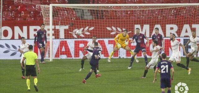 Carnero saca un punto del Sánchez-Pizjuán con un golazo desde el borde del área