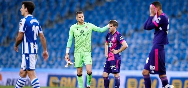 Muy tocados y casi hundidos