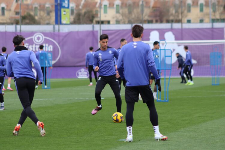 El Valladolid regresa al trabajo con una sesión de mucho balón y pasada por agua 1 entrenamiento valladolid