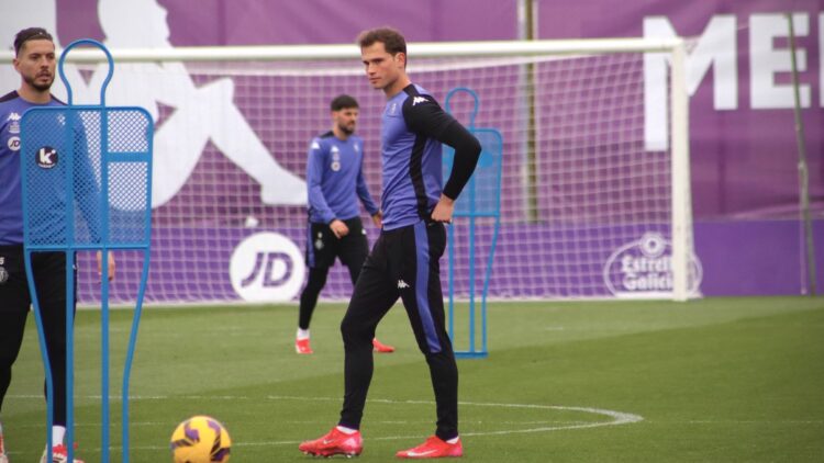 Latasa: "Sentía responsabilidad por la situación del equipo" 1 Latasa en un entrenamiento