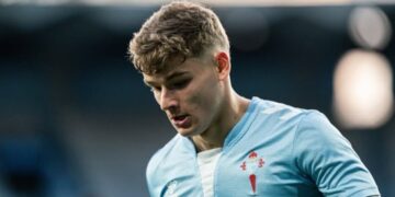 Garri, con la camiseta del Celta