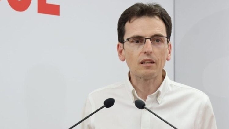 "Es necesario que el Ayuntamiento vuelva a dar un paso al frente" 1 Pedro Herrero, portavoz socialista en el Ayuntamiento de Valladolid