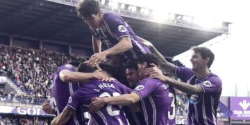 El Real Valladolid celebra un gol