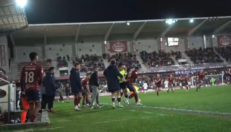 ¿Jugó el Pontevedra con 12? El Numancia cree que sí 1 Pontevedra - Numancia