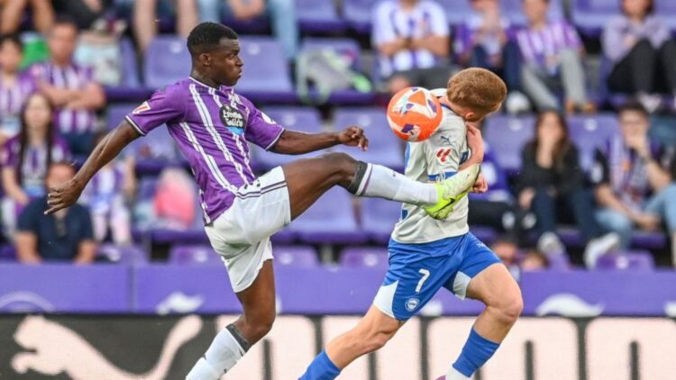 Alani se presenta al mundo 1 Alani