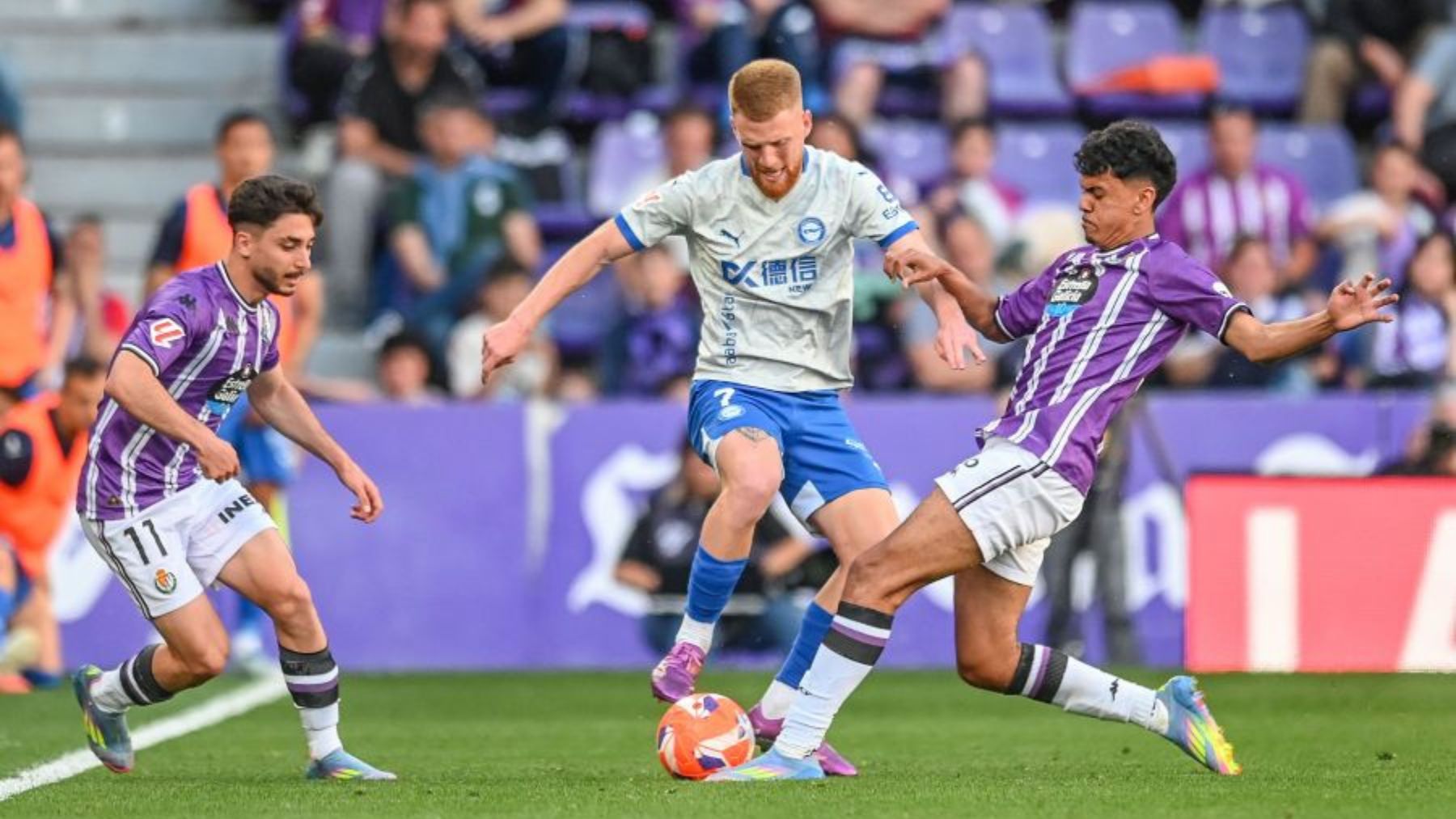 Una mala primera parte del Real Valladolid propicia la fiesta babazorra 2 Aznou | Real Valladolid
