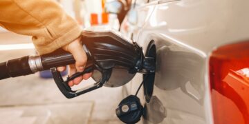 Puede multarte con 12.000 € si usas este truco para ahorrar gasolina