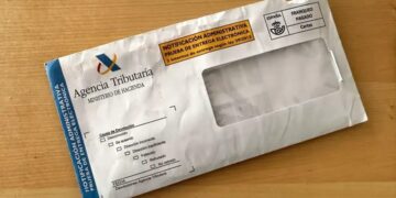 Hacienda lo hace oficial: esta es la carta que todos están recibiendo en plena campaña de la Renta