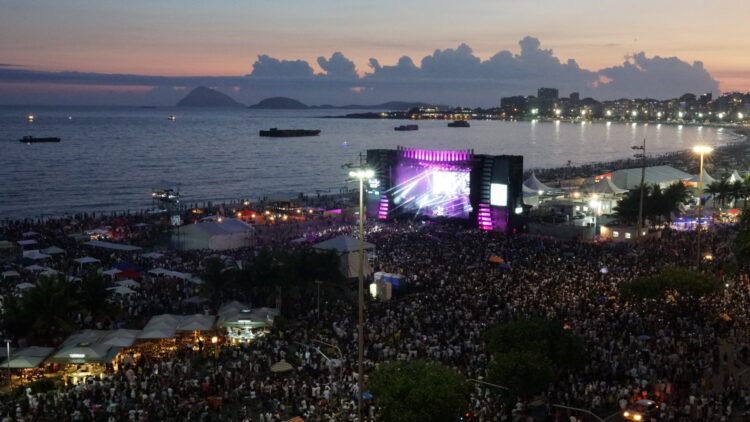 Ni Gaga ni Madonna: este artista británico sigue ostentando el récord del concierto más multitudinario en Copacabana 1 El récord del concierto más multitudinario en Copacabana