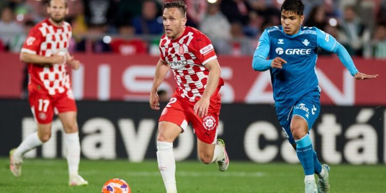 La Pizarra de Blanquivioletas | Girona FC 2 Arthur Girona