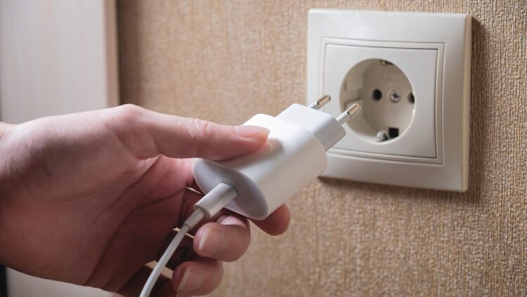 Mucho cuidado: debes desconectar estos 6 electrodomésticos antes de irte a dormir 1 Debes desconectar estos 6 electrodomésticos antes de irte a dormir