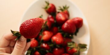 Así puedes disfrutar de unas fresas dulces con cero calorías