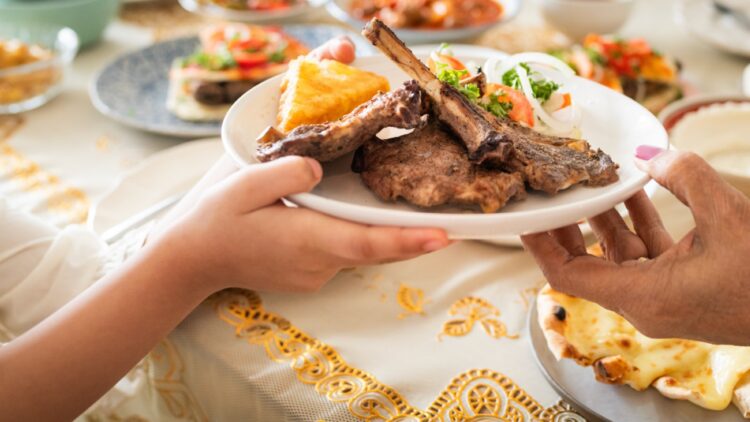 Alerta de la OCU: España tiene peores hábitos alimenticios que hace una década y los expertos explican por qué 1 España tiene peores hábitos alimenticios que hace una década