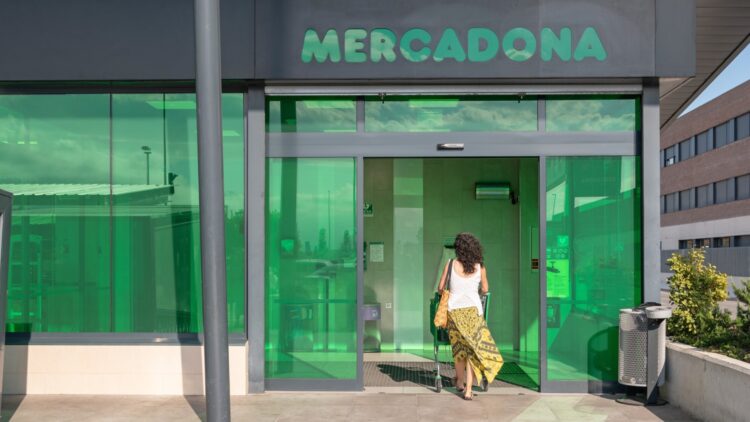 Mercadona sorprende con el dulce del verano: así es su nuevo helado que todos están comprando 1 Mercadona sorprende con el dulce del verano: así es su nuevo helado