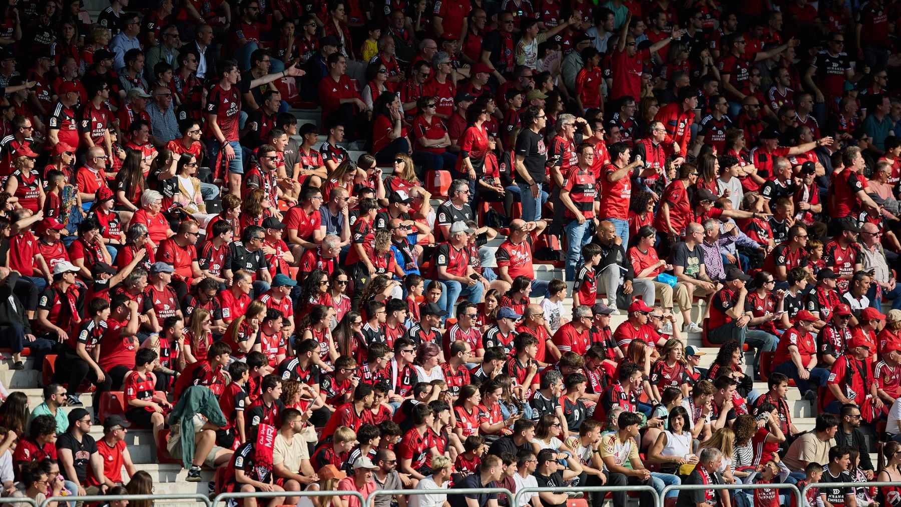El Mirandés no desconecta del ascenso directo