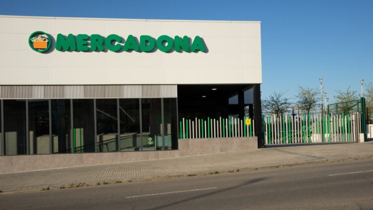 Mercadona desvela el secreto mejor guardado por las abuelas: este producto te ayudará a dejar tu encimera reluciente 1 Mercadona desvela el secreto mejor guardado por las abuelas