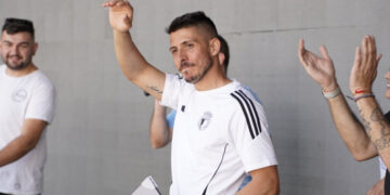 Raúl Navarro, despedido como un grande del Burgos