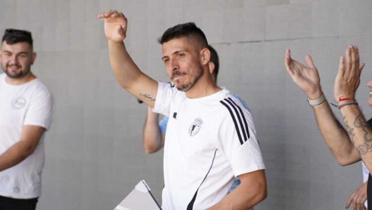 Raúl Navarro, despedido como un grande del Burgos 1 Raúl Navarro, despedido como un grande del Burgos