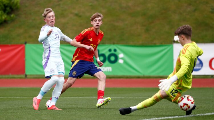 Así le fue a Redondo en el segundo amistoso contra Escocia 1 Así le fue a Redondo en el segundo amistoso contra Escocia