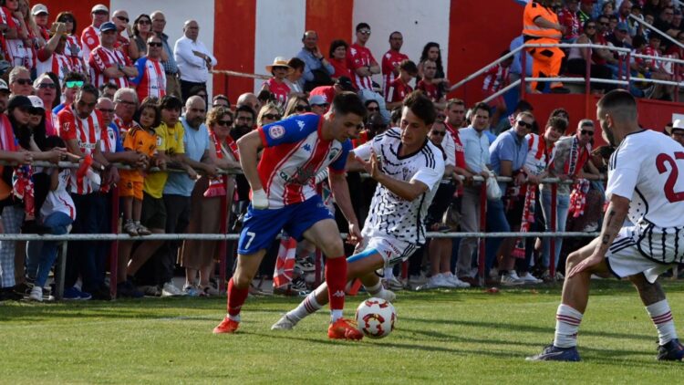 El Atlético Tordesillas mantiene vivo el sueño del ascenso 1 El Atlético Tordesillas mantiene vivo el sueño del ascenso