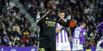 Un año de cárcel y multas para quienes llamaron "puto negro" a Vinicius en Valladolid