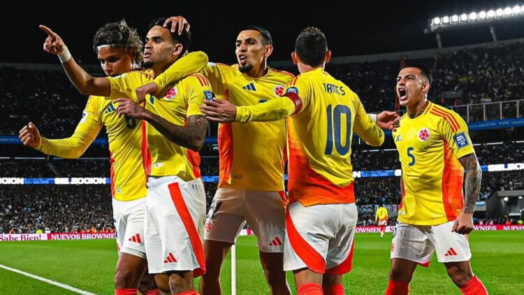 Luis Díaz presenta su candidatura a ser el nuevo extremo del Barcelona 1 GtInaUgWgAAVblp 1 1