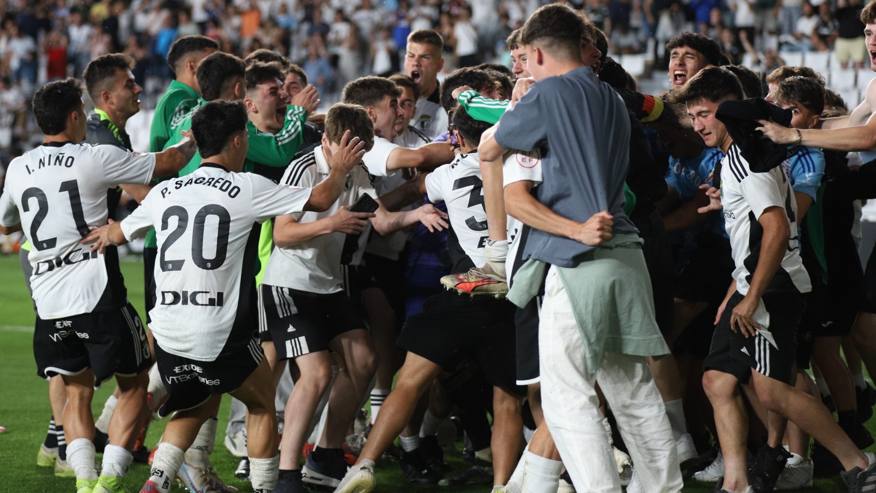 El Burgos Promesas celebra su ascenso a Segunda RFEF