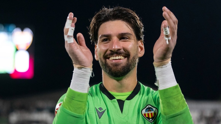 Once futbolistas libres de LaLiga Hypermotion que podrían ser una oportunidad de mercado 2 11 futbolistas libres de LaLiga Hypermotion que podrían ser una oportunidad de mercado