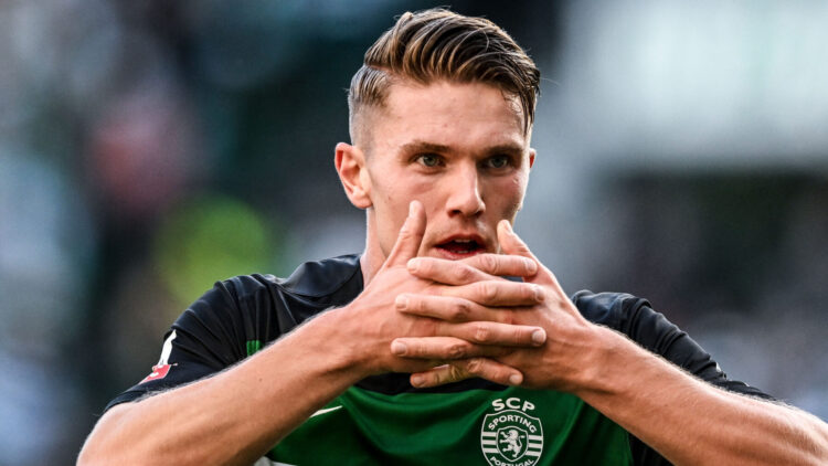 Gyokeres, el deseado 1 Sporting Lisbon's Swedish forward #09 Viktor Gyokeres celebrates scoring his second goal during the Portuguese League football match between Sporting CP and GD Chaves at the Jose Alvalade stadium in Lisbon on May 18, 2024. (Photo by PATRICIA DE MELO MOREIRA / AFP)
