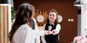 Muchos hoteles cometen esta ilegalidad con tus documentos