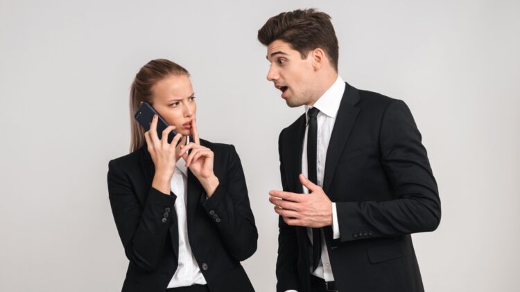 Confirmado por psicólogos: así son las personas que interrumpen continuamente a otras mientras conversan 1 Así son las personas que interrumpen continuamente a otras