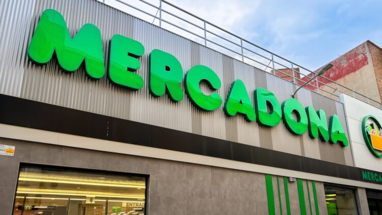 Colas en Mercadona: su nuevo helado sabe a la última galleta viral, está arrasando y cuesta menos de 4 euros 1 Colas en Mercadona: su nuevo helado