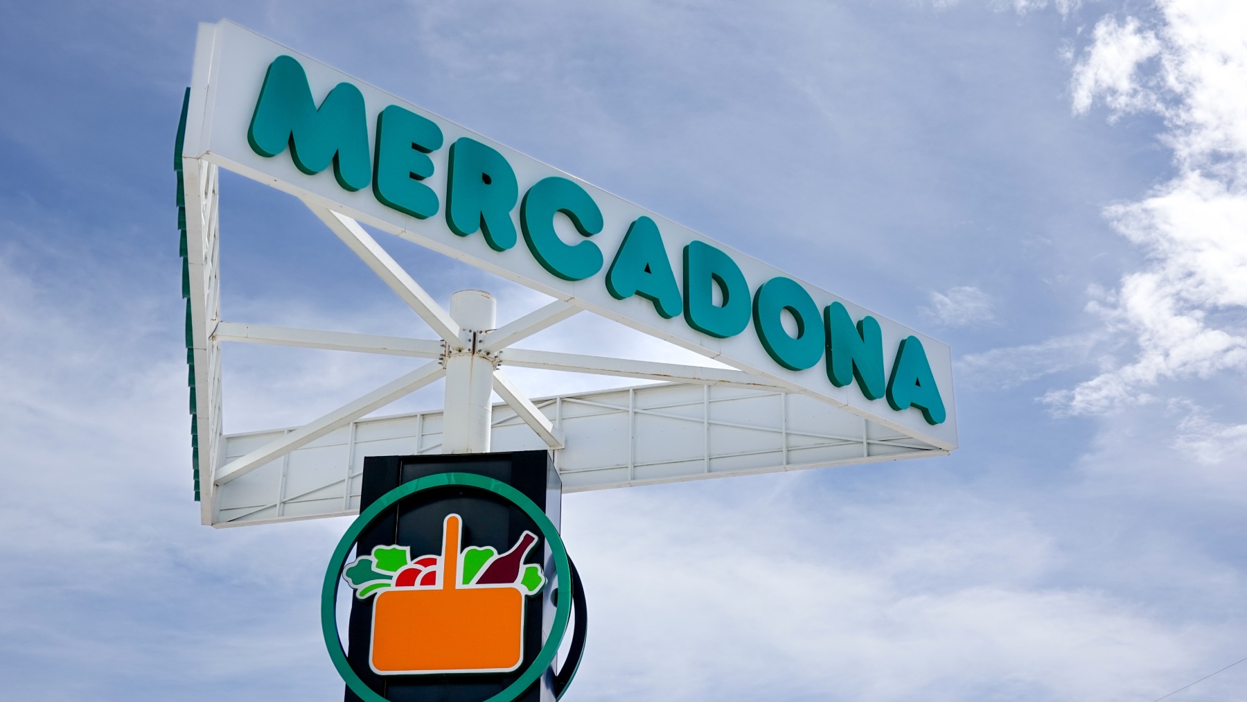 Es oficial: Mercadona estrena su nuevo horario de verano y así puede afectar a tus compras 1 Mercadona estrena su nuevo horario de verano