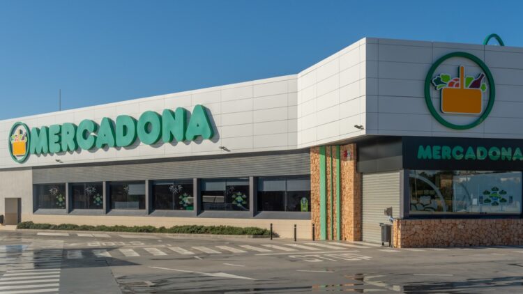 Mercadona lo vuelve a hacer: este nuevo preparado cuesta solo 3,50 euros y lo combinarás con todo este verano 1 Mercadona lo vuelve a hacer: este nuevo preparado cuesta solo 3,50 euros