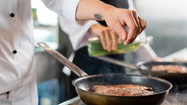 La advertencia de un nutricionista que cambiará tu manera de cocinar: "Se suele hablar mucho de lo malo..." 1 La advertencia de un nutricionista que cambiará tu manera de cocinar