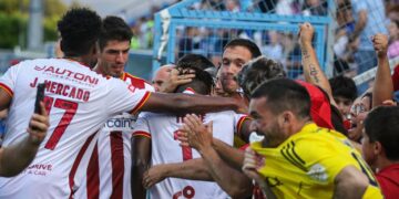 Tunde salva al AVS Futebol