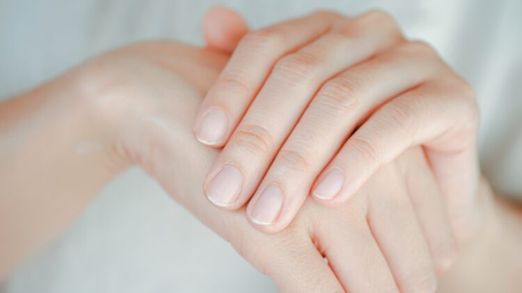 Un estudio de Harvard confirma lo que tantas veces has oído: el estado de tus uñas permite saber cuántos años vivirás 1 El estado de tus uñas permite saber cuántos años vivirás