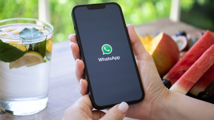 Meten en el grupo de WhatsApp a una trabajadora durante sus vacaciones y reciben un multón por esta es la razón 1 Grupo de WhatsApp a una trabajadora durante sus vacaciones