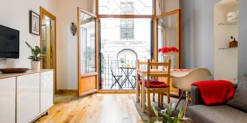 Cambia su trabajo fijo por alquilar pisos en Airbnb