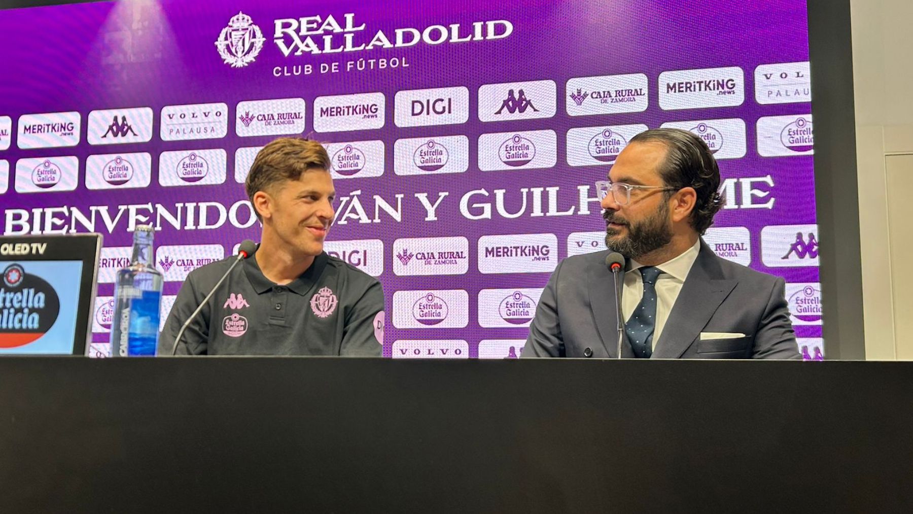 "Hay puestos donde hay que moverse inmediatamente" 3 Víctor Orta, junto a Iván Alejo